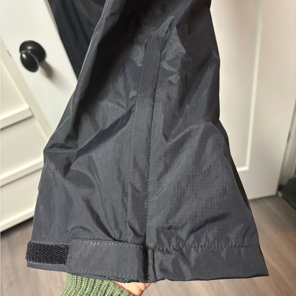 The North Face hyvent rain pant. - Picture 5 of 5